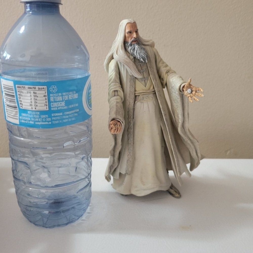 2001 Lord of the Rings Saruman Action Figure - Picture 2 of 6